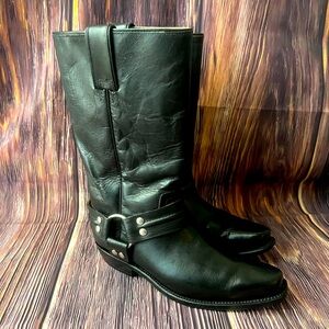 Beautiful woman’s vintage leather motorcycle boots.